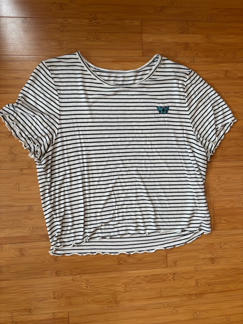 American Eagle Short Sleeve Black and White Striped Shirt with Butterfly size XL